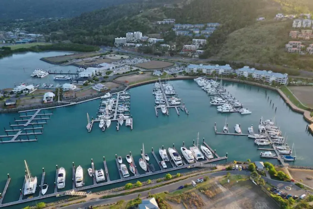 ☆Airliedise☆No Hills☆Kitchen☆5Min Walk 2 Ferry Terminal☆Wifi☆Netflix Apartment Airlie Beach Australia